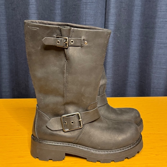 Vagabond Black Cosmo 2.0 Leather Lug Sole Tall Boot - Picture 5 of 11